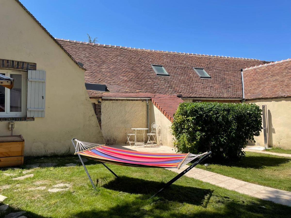 jolie maison de campagne avec piscine intérieur chauffée Fontaine-la-Gaillarde Exterior foto