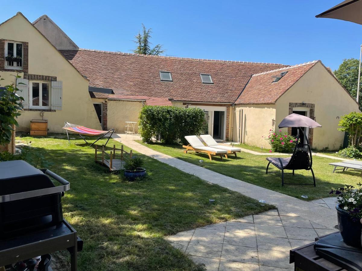 jolie maison de campagne avec piscine intérieur chauffée Fontaine-la-Gaillarde Exterior foto