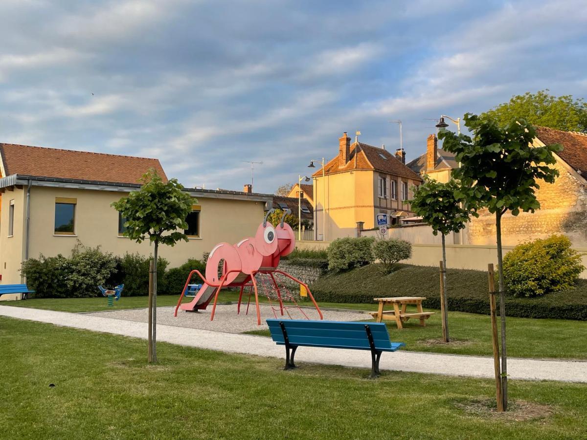 jolie maison de campagne avec piscine intérieur chauffée Fontaine-la-Gaillarde Exterior foto