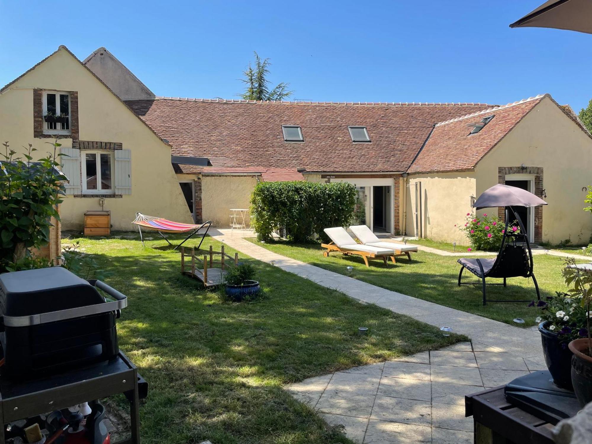 jolie maison de campagne avec piscine intérieur chauffée Fontaine-la-Gaillarde Habitación foto