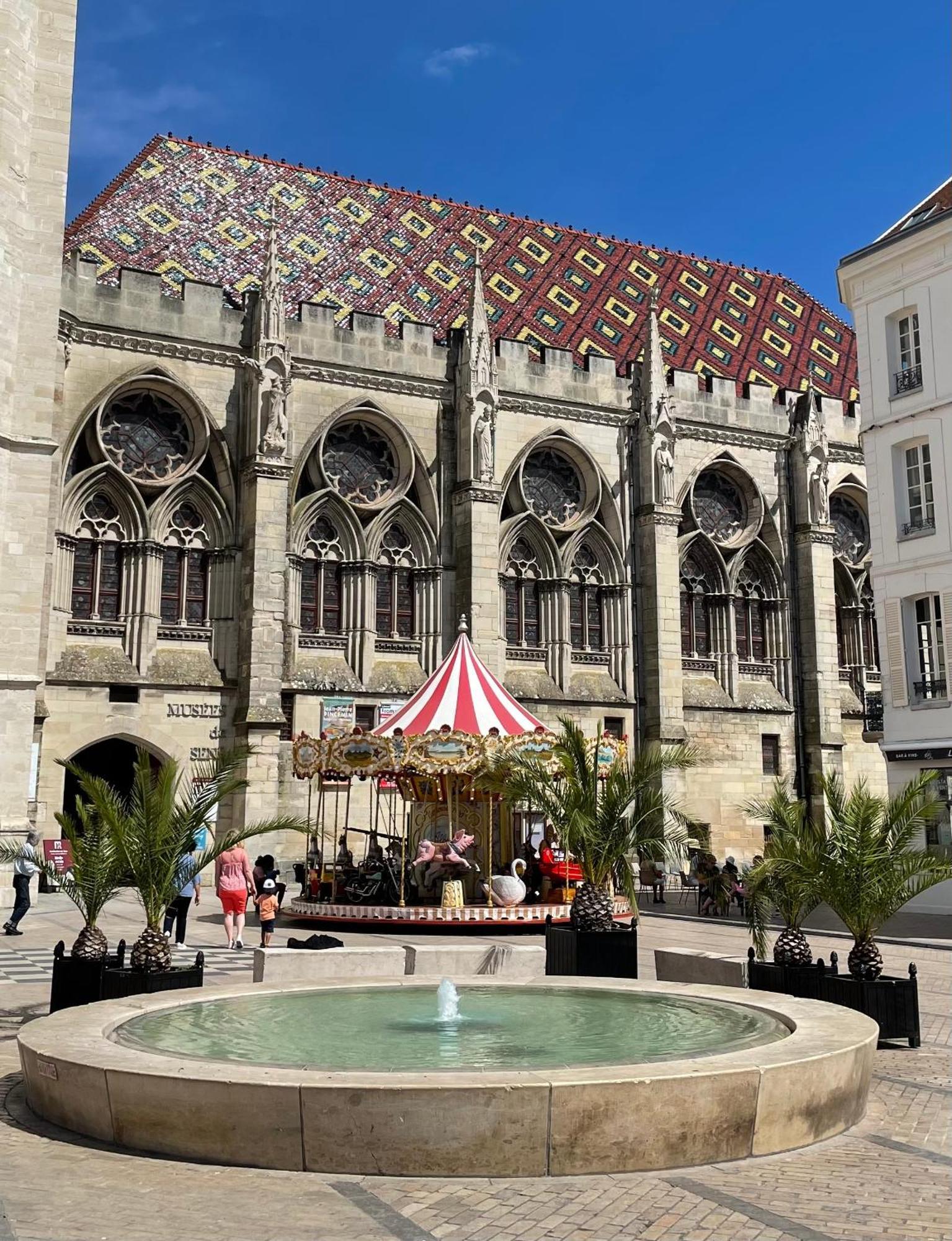 jolie maison de campagne avec piscine intérieur chauffée Fontaine-la-Gaillarde Exterior foto